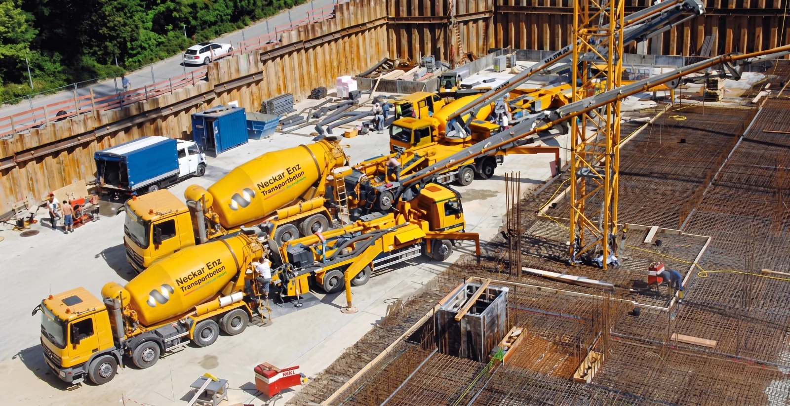 Transportbeton-Lieferung auf der Baustelle